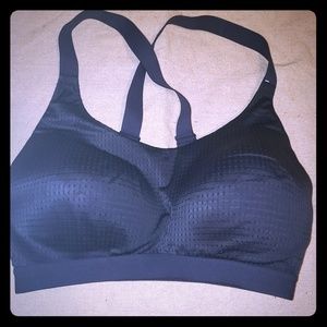VS Sport Sports Bra